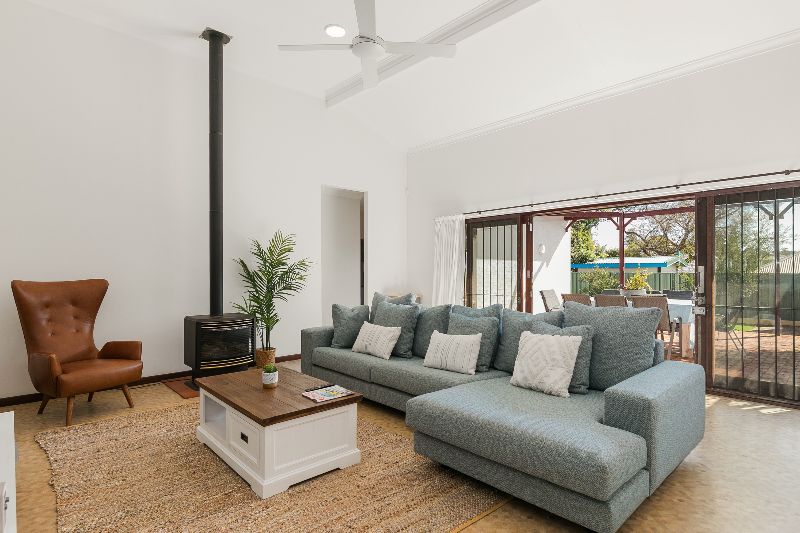 b804dd65-7de9-4777-8ce2-4c5ce9ae2737