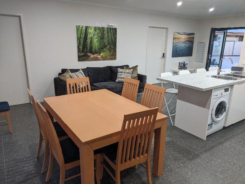 e5db729b-b323-4964-9222-4e7d14698559